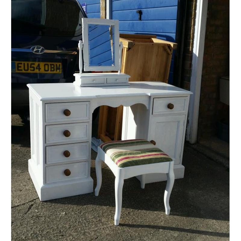 Beautiful dresing table mirror and stool F&B profesional paint.