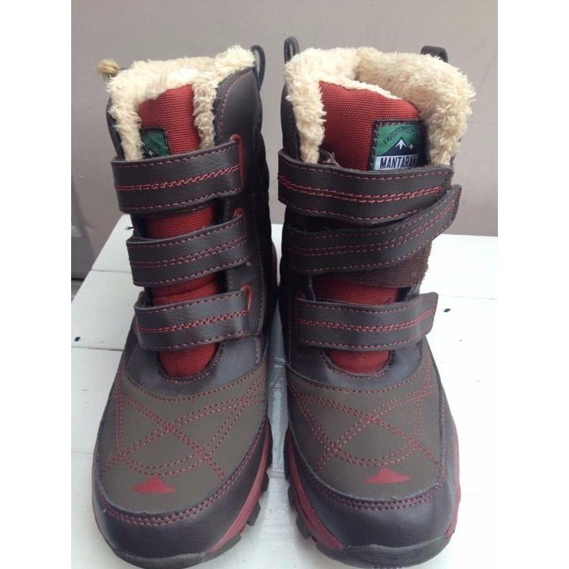 Mantaray snow/rain boots size 4