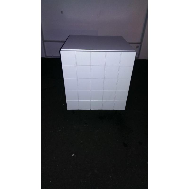 White Gloss Cube Cabinet / Bedside Table