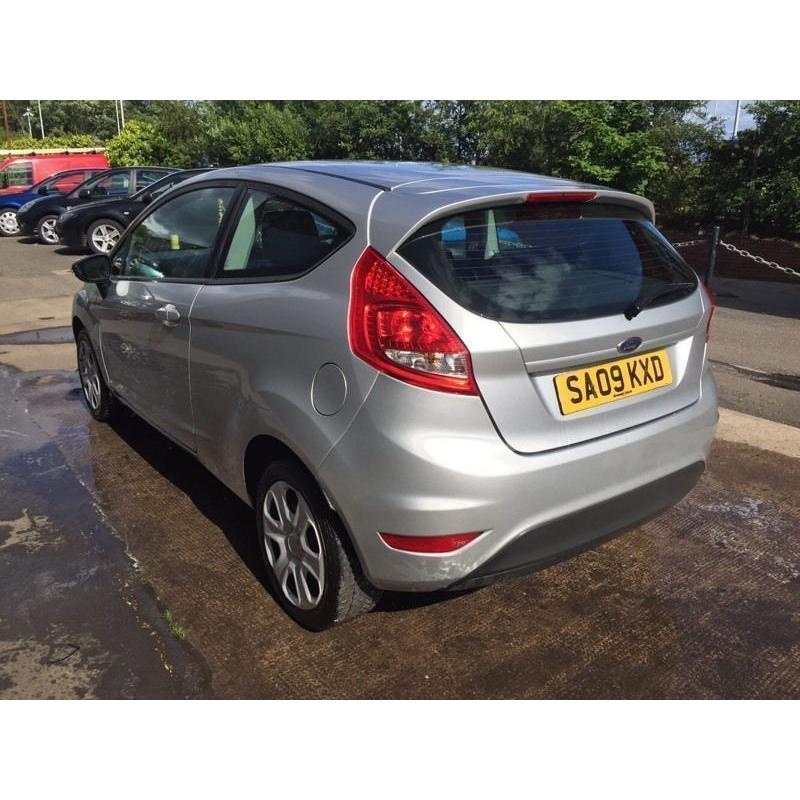 Beautiful Ford Fiesta style 3dr hatchback long MOT ready to go