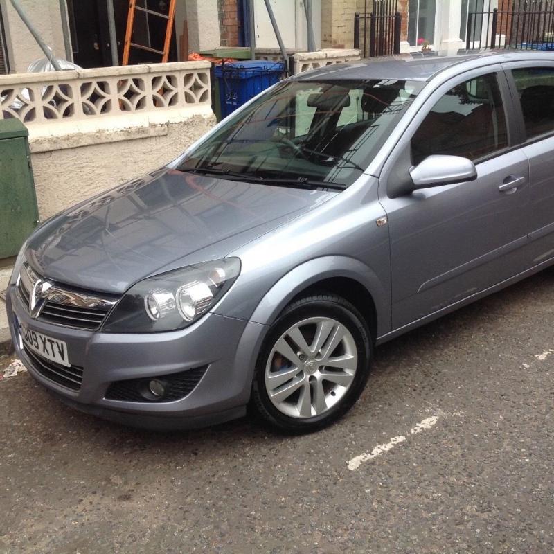 Vauxhall Astra diesel 2009 model 5 doors service history