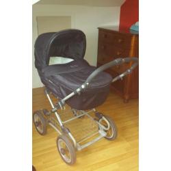 Silvercross pram and buggy system with accessories.