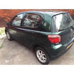 Toyota Yaris green 1.0 litre