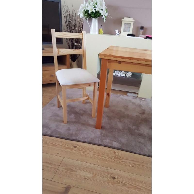 Extending table and 2 chairs