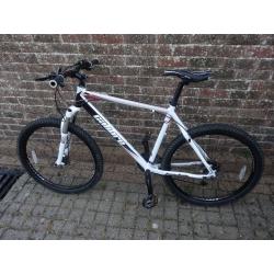 Calibre Two.Two Hardtail Mountain Bike 18"