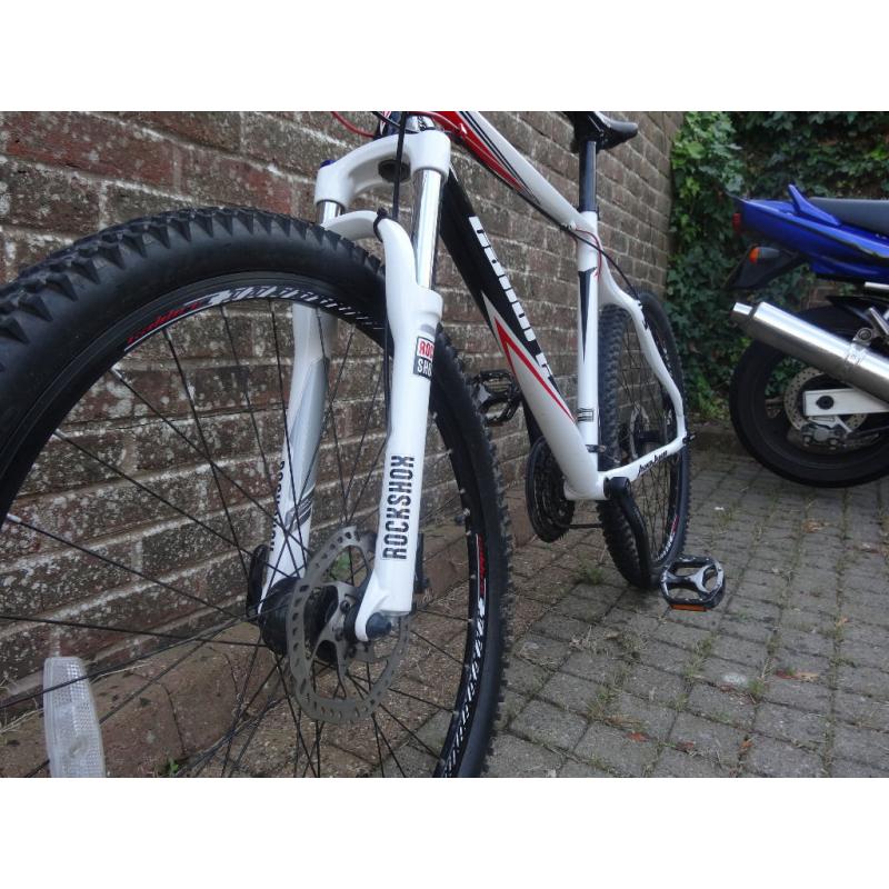 Calibre Two.Two Hardtail Mountain Bike 18"