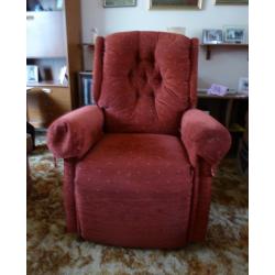 Riser recliner chair suit male. Very good condition.