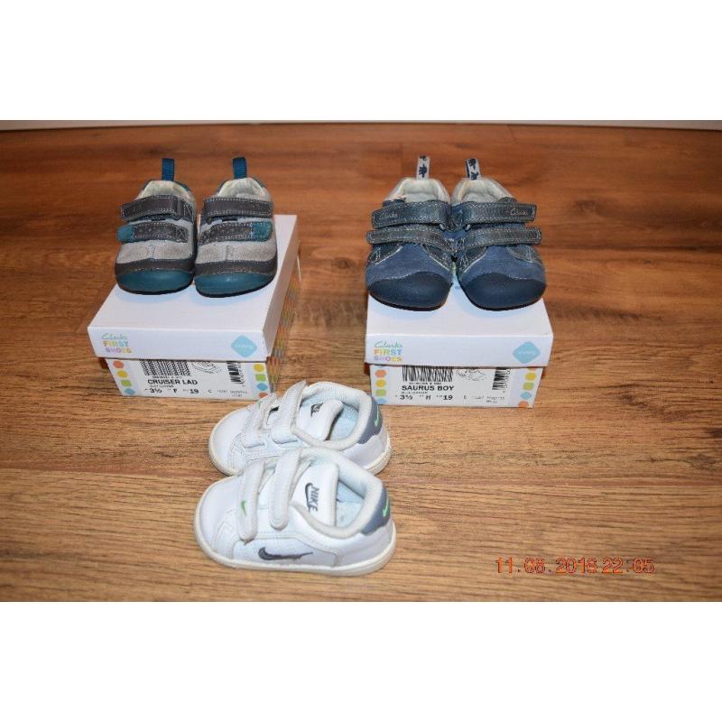 3 pairs infant shoes Clarks, Nike size 3.5