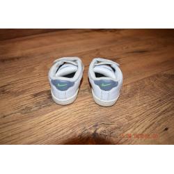 3 pairs infant shoes Clarks, Nike size 3.5