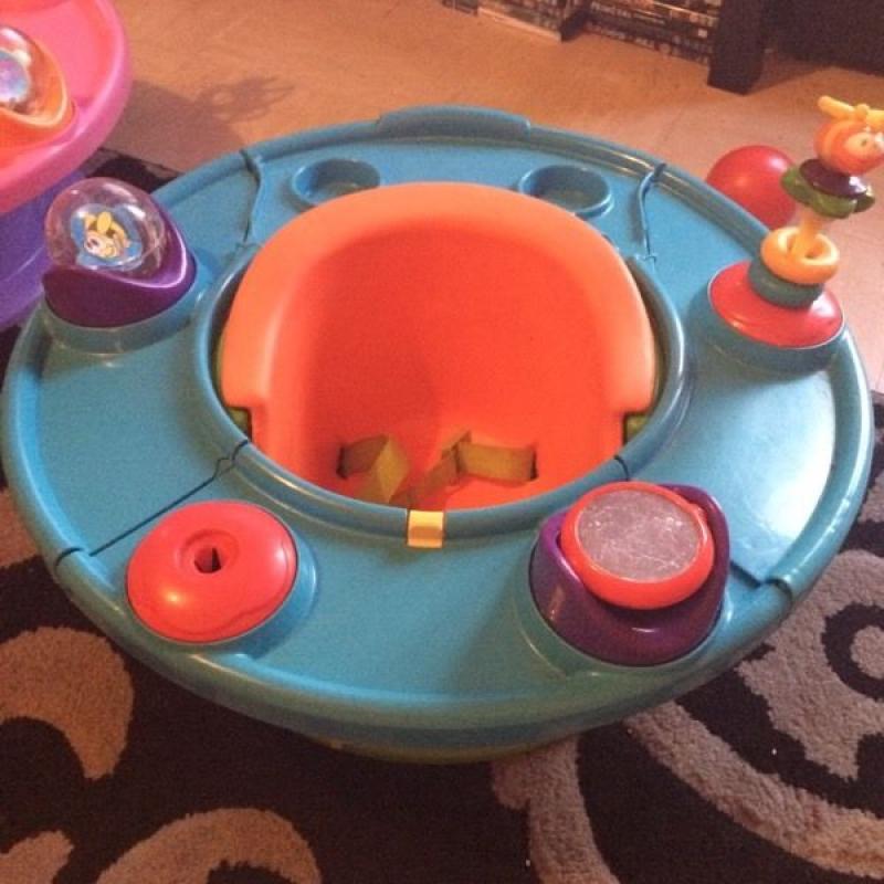 Bumbo seat and play tray