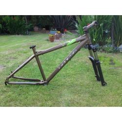 Genesis Abyss MEDIUM size 26er frame with Manitou fork PRO Keryak stem