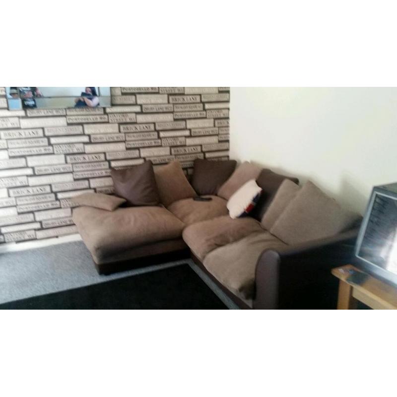 Sofa.. small corner unit