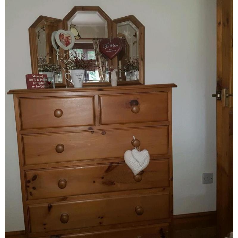 Pine chest drawers