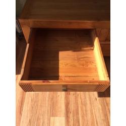 Coffee table with storage, excellent condition