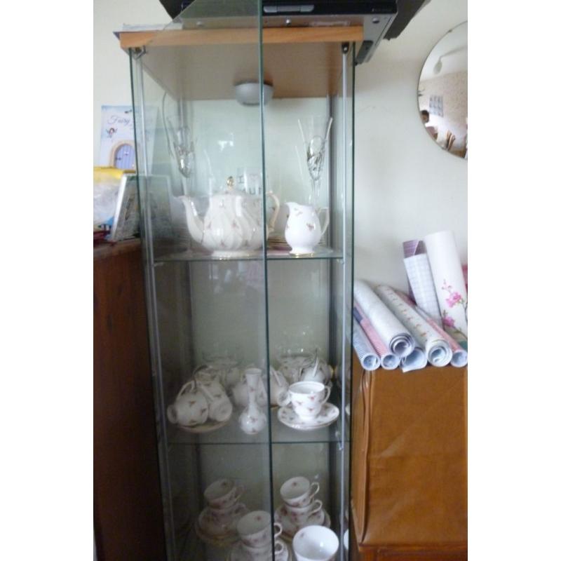 Glass display cabinet