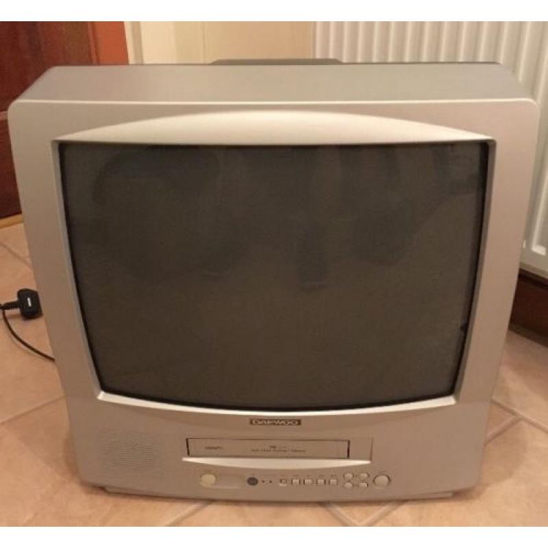 DAEWOO TV AND VCR SLOT WITH REMOTE CONTROL